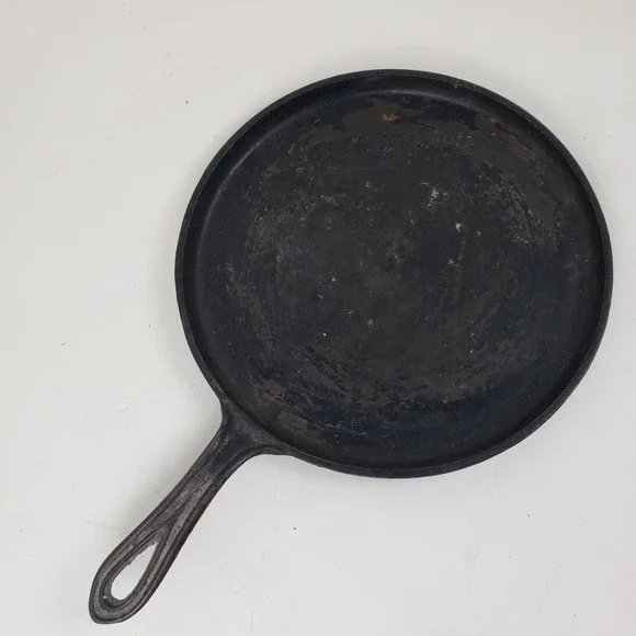 Antique Cast Iron Griddle Southern Mystery Skillet 10