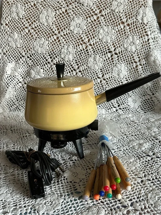 Vintage Harvest Yellow Chilton Electric Fondue Set, Groovy, MCM, Party Supplies