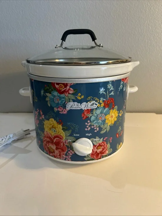 The Pioneer Woman Blue Floral Slow Cooker with Glass Lid