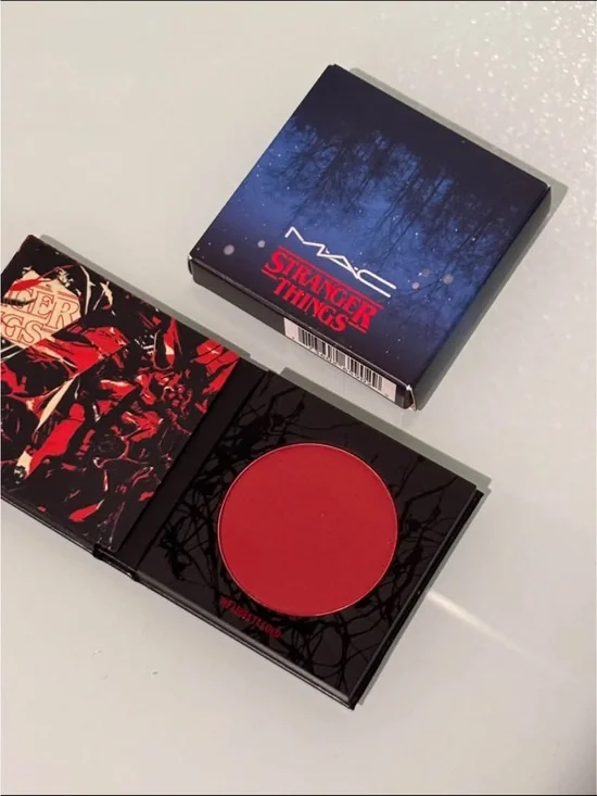 MAC x Stranger Things Blush “He Likes it Cold” New In Box