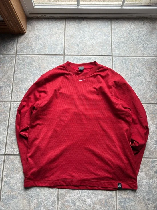 VINTAGE NIKE LONG SLEEVE T SHIRT CENTER SWOOSH NIKE HOOPS
