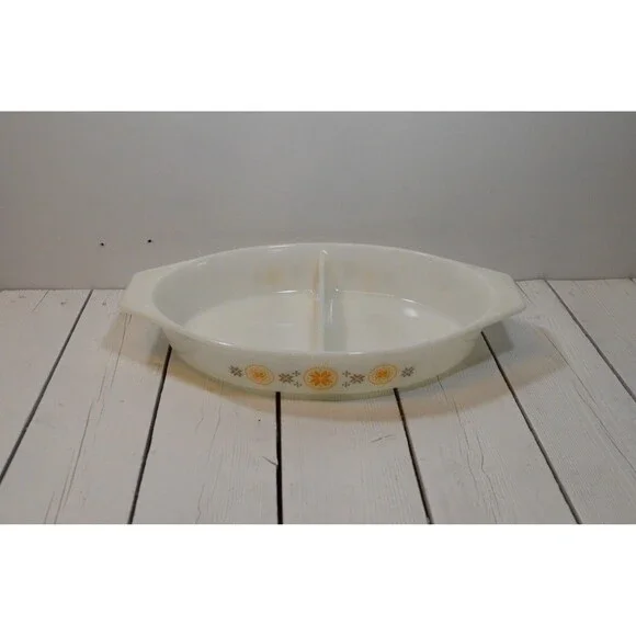 Vintage Pyrex Town and Country Divided Dish #063