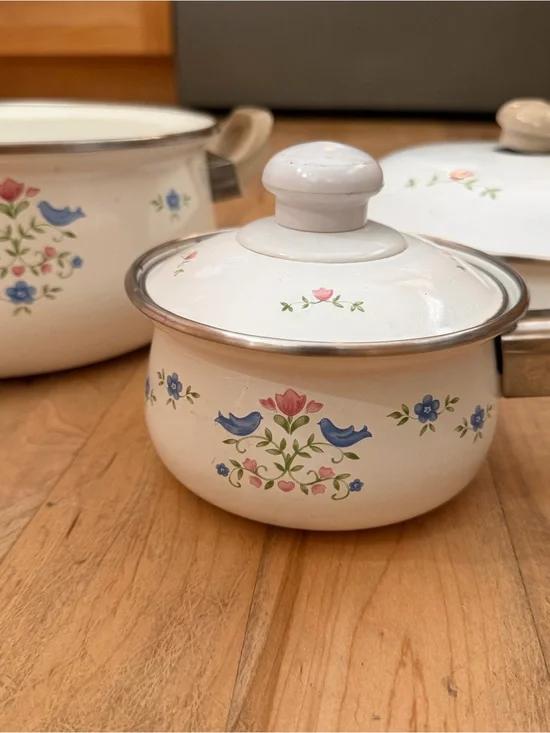 Vintage White Floral Ceramic pots and pans set