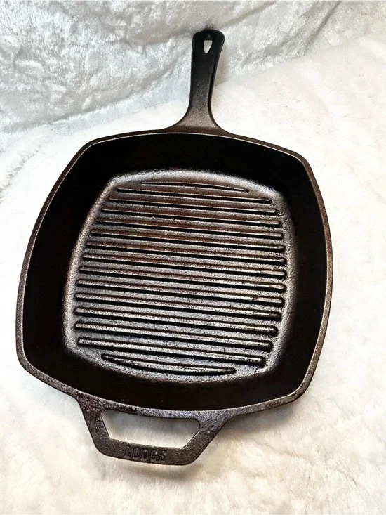 Lodge Cast Iron 10