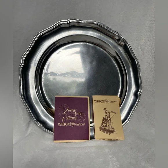 Vintage Wilton RWP Queen Anne Collection