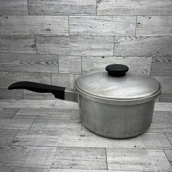 Vintage Kitchen Craft 2.5‎ Quart Sauce Pan With Lid Made In USA