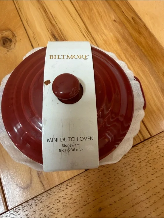 Red Mini Dutch Oven - 8 oz Biltmore