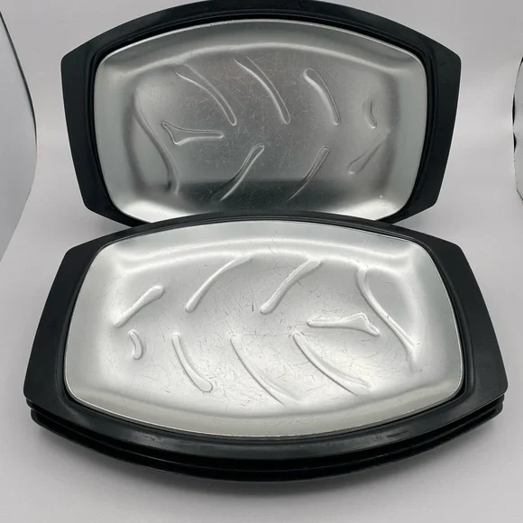 Nordic Ware Sizzling Steak & Fajita Servers Set of 4 Heat-Resistant Trays VTG