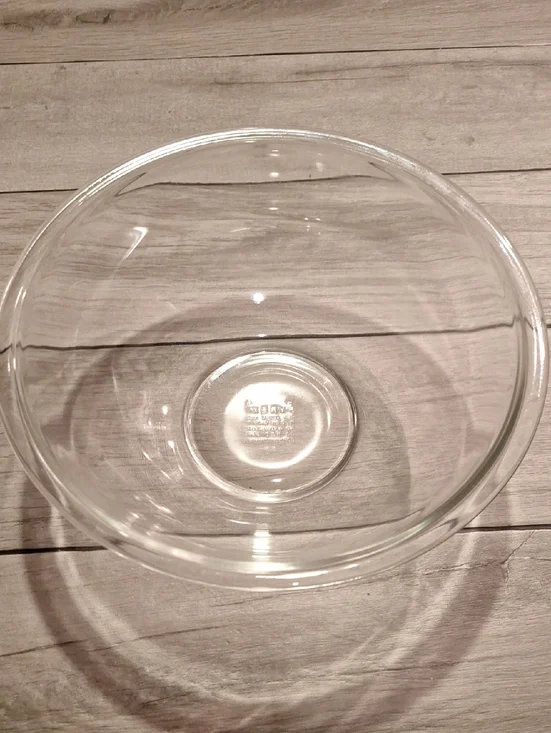 🍦Pyrex Large Clear Glass Serving Bowl with Subtle Rim