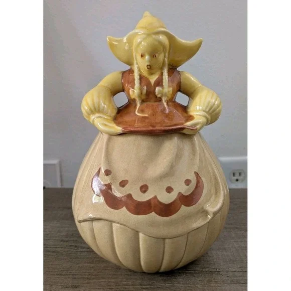 Red Wing‎ USA Pottery Katrina Dutch Girl Cookie Jar Vintage Yellow Ceramic Lid