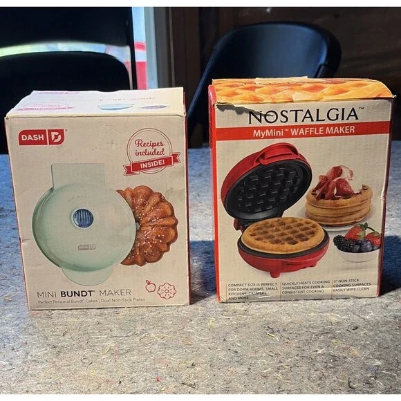 Nostalgia MyMini Waffle Maker Red Round Non-Stick Indicator Light 350W MWF5RD