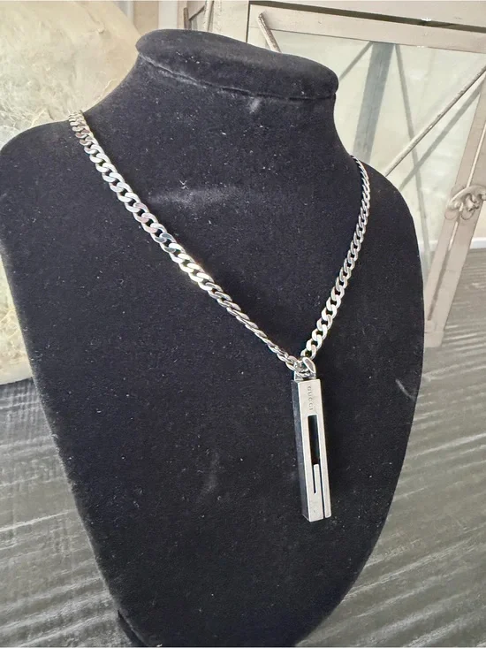 Gucci Silver Men's Pendant Chain Necklace