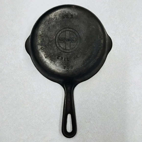Griswold No 3 Cast Iron Skillet Small Logo Erie PA 709 K Vintage Frying Pan