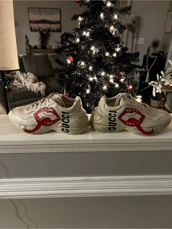 Gucci Cream Sneakers with Red Lip Graphic