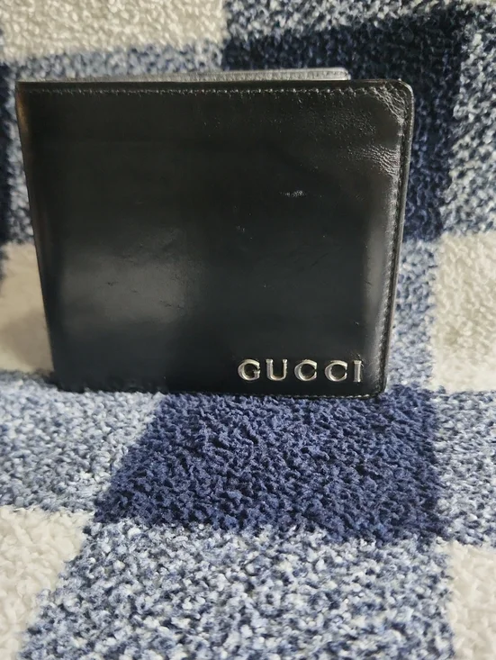 Gucci Black Leather Bi-fold with Silver Logo