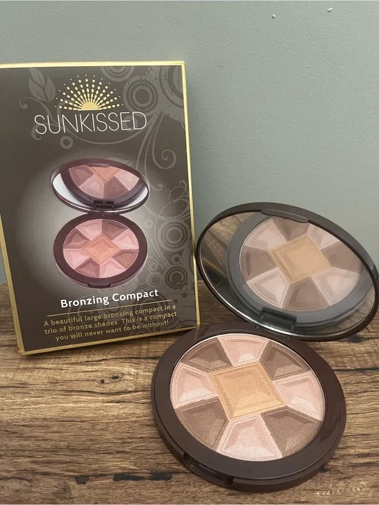 Sun-kissed Bronzing Compact - Multi-Tone Bronze