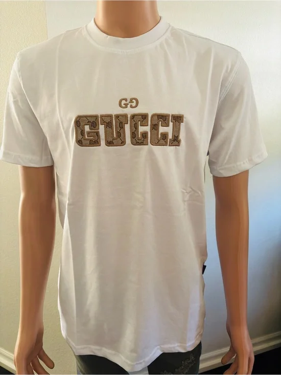 Gucci White Short-Sleeve Tee with Beige Logo Patch