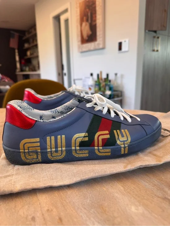 Gucci Blue Leather Low-Top Sneakers with Red Heel and Green-Red Stripe