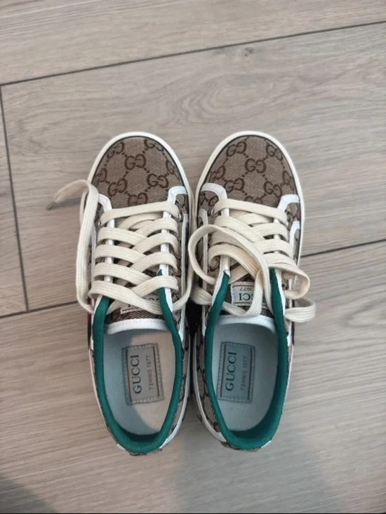 Gucci  unisex   1977 tennisGG Canvas Sneakers in Brown and Cream with Green Trim
