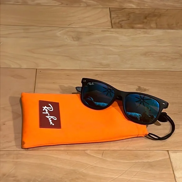 Child Ray Bans with case