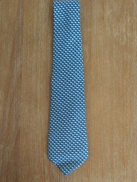 Vineyard Vines 100% Imported Silk Blue Patterned Kids' Tie Classic Whale Design
