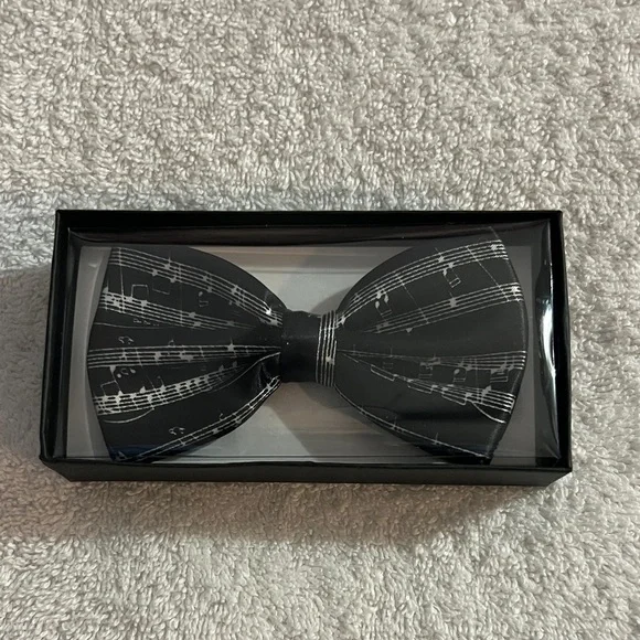Tytus ties Black Music Note Bow Tie