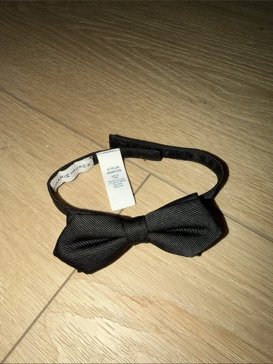 Janie and Jack Black Infant Pre-Tied Bow Tie