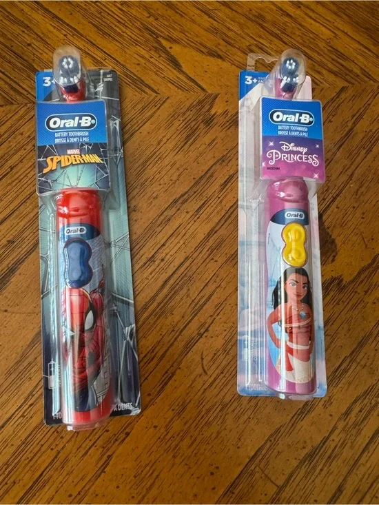 Oral‑B Kids Battery Toothbrushes - Spider‑Man & Disney Princess, Red & Pink