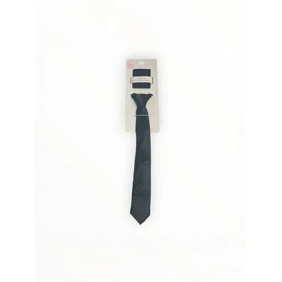 NWT Boys Black Tie and Pocket Square Set