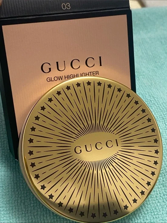 Gucci super Gold Radiant Starburst Glow Highlighter Compact limited edition New