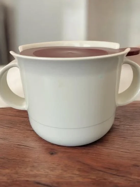 Tupperware Sugar Bowl 2310A-3 w/Snap On Lid