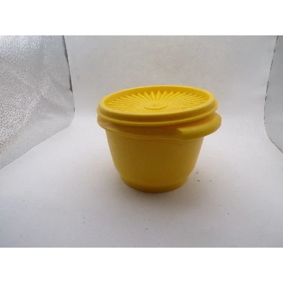 Vintage Tupperware Yellow Servalier Bowl with Sunburst Lid 886-3 Made in USA