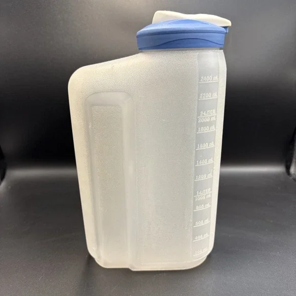 Rubbermaid‎ Servin' Saver 2.75 Qt Beverage Container Jug Blue Flip Top Lid #0459