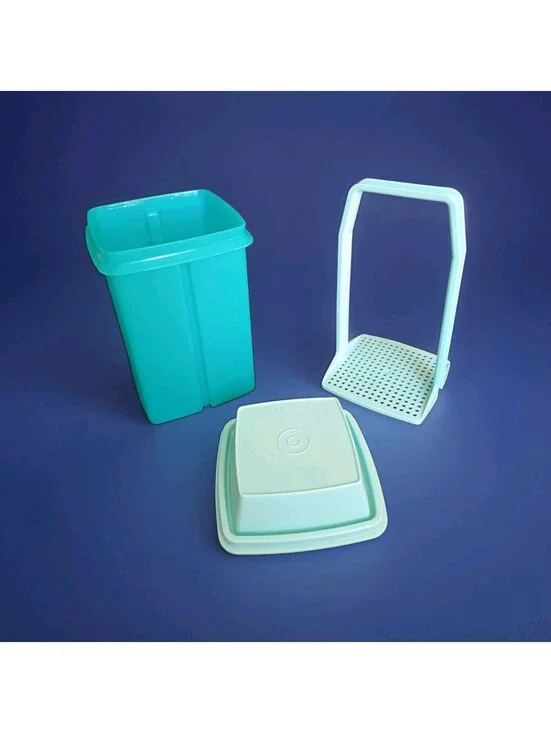 Large Tupperware Pick-A-Deli Aqua Blue Pickle Keeper Container Lid & Lifter 1560