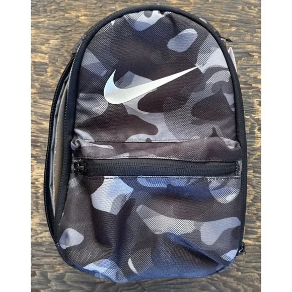 NEW Nike Camo Insulated Lunch Bag Black Camo 6 Liter Easy Clean Zip 9A2747 K11