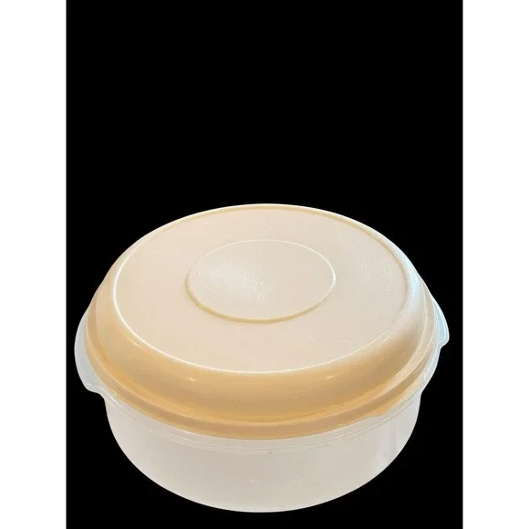 Rubbermaid Servin' Saver # 5 22 Cup Almond Lid Storage Container Round Large