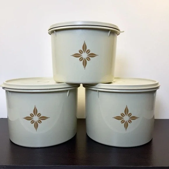 Vtg Tupperware Starburst Almond Canister Set of 3 & Lids #264-10 #265-15 #265-16