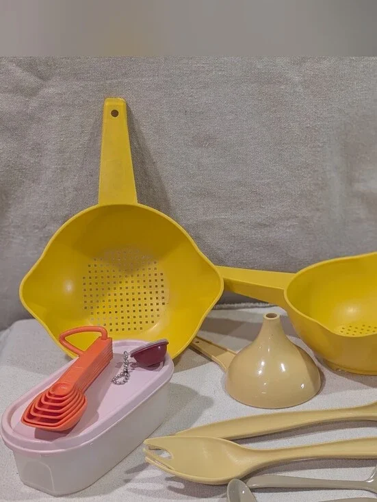 Vintage Tupperware Assortment Bundle 11 pcs 70s 80s grannycore retro nostalgia