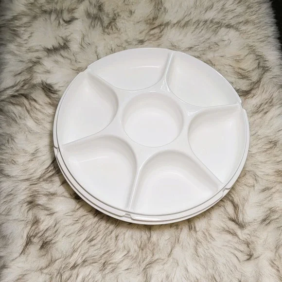Vintage Tupperware Serving Center Tray Almond Color With Lid Veggie/Dip/Crudite