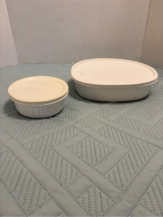Corning Ware French White Round 16oz & a 1.4 L Oval Casserole Dish Both W/Lids