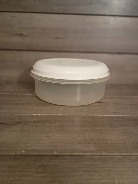 Vintage Rubbermaid Serving Saver 0435 2.4Qt #4 Storage Container 0031 White Lid
