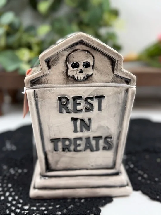 trick & treat rest in treats halloween tombstone cookie jar nwt