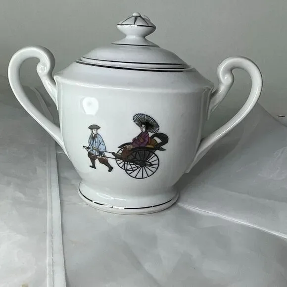 Vintage Hakusan Rikisha pattern porcelain sugar bowl with lid.