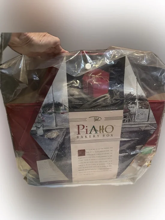 THE PIATTO BAKERY BOX RED CAKE CUPCAKE CARRIER TRANSPORT STORAGE CONTAINER 11”