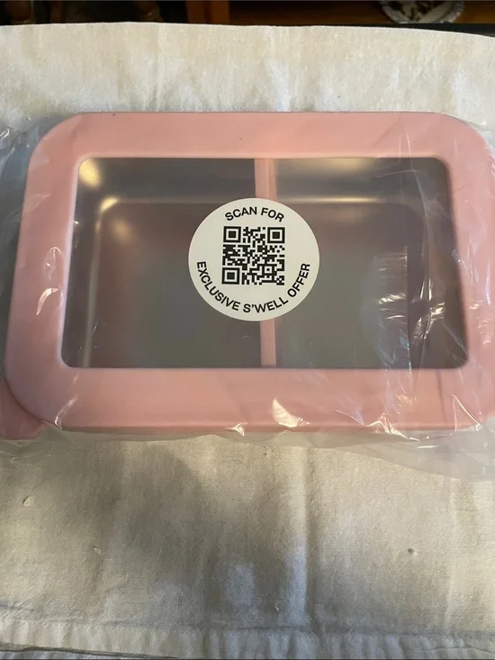 Pink S'well Windowed Lunch Box Lid