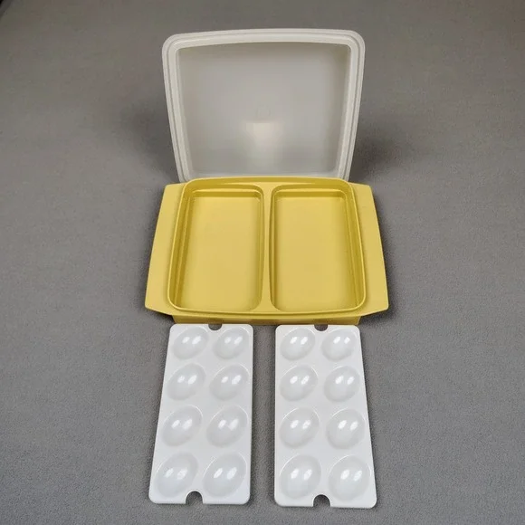 Vintage‎ Tupperware HARVEST GOLD Deviled Egg Keeper Carrier Storage Set USA