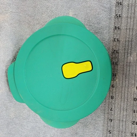Tupperware CrystalWave 3 Compartment Divided Dish Teal Green Yellow Vent 3859A-4