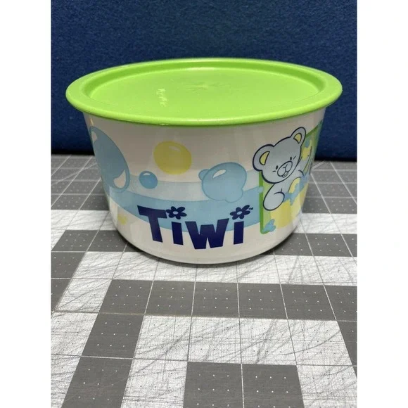 Tupperware Canister Tiwi C2709A-1 lid Teddy Bear Baby Nursery