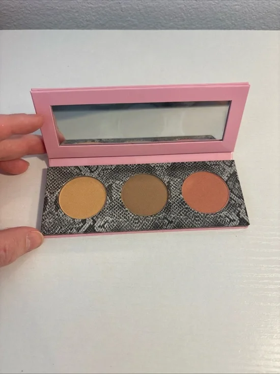 Mally Shimmer Shape & Glow- Love Is Deeper .3oz New.