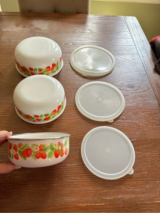 Strawberry Kobe Cottagecore Storage nesting Bowls with Lids - Set of 3